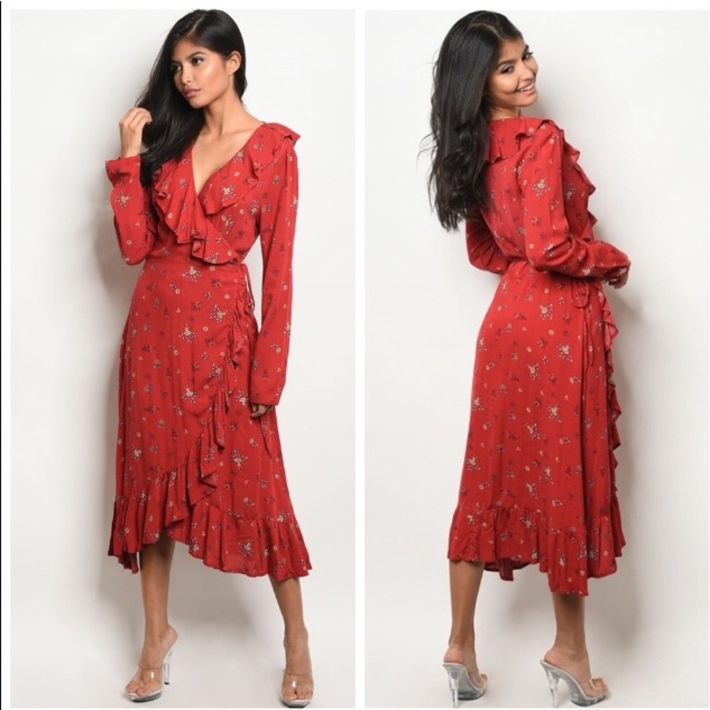 ✨ONLY 1 LEFT✨RED FLORAL MIDI DRESS ❤️